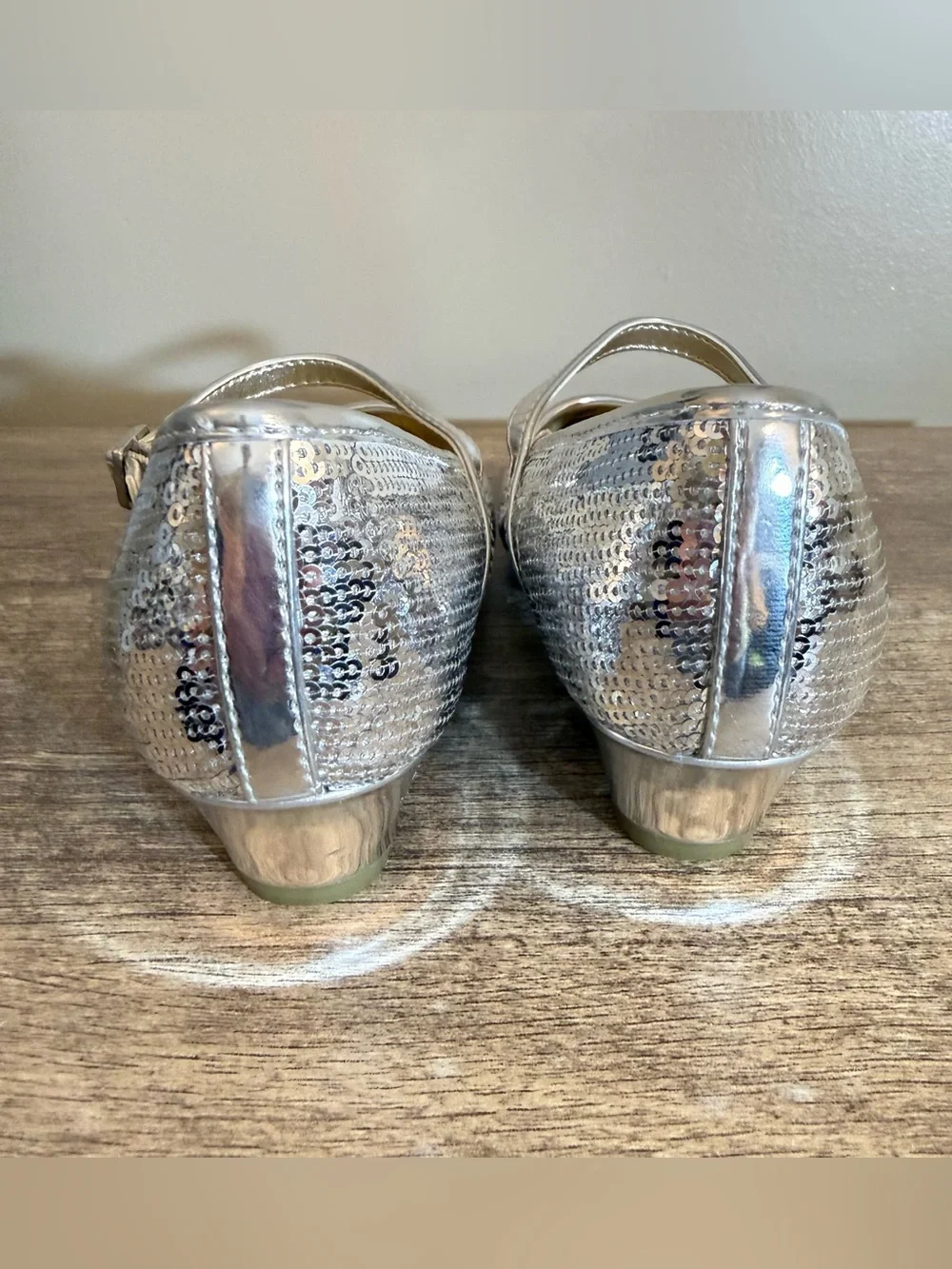 NEW Children’s Place Silver Sequined Heeled Dress Shoes Girls Size 1 Buckle